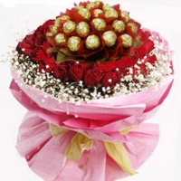 24 Red roses with ferrero